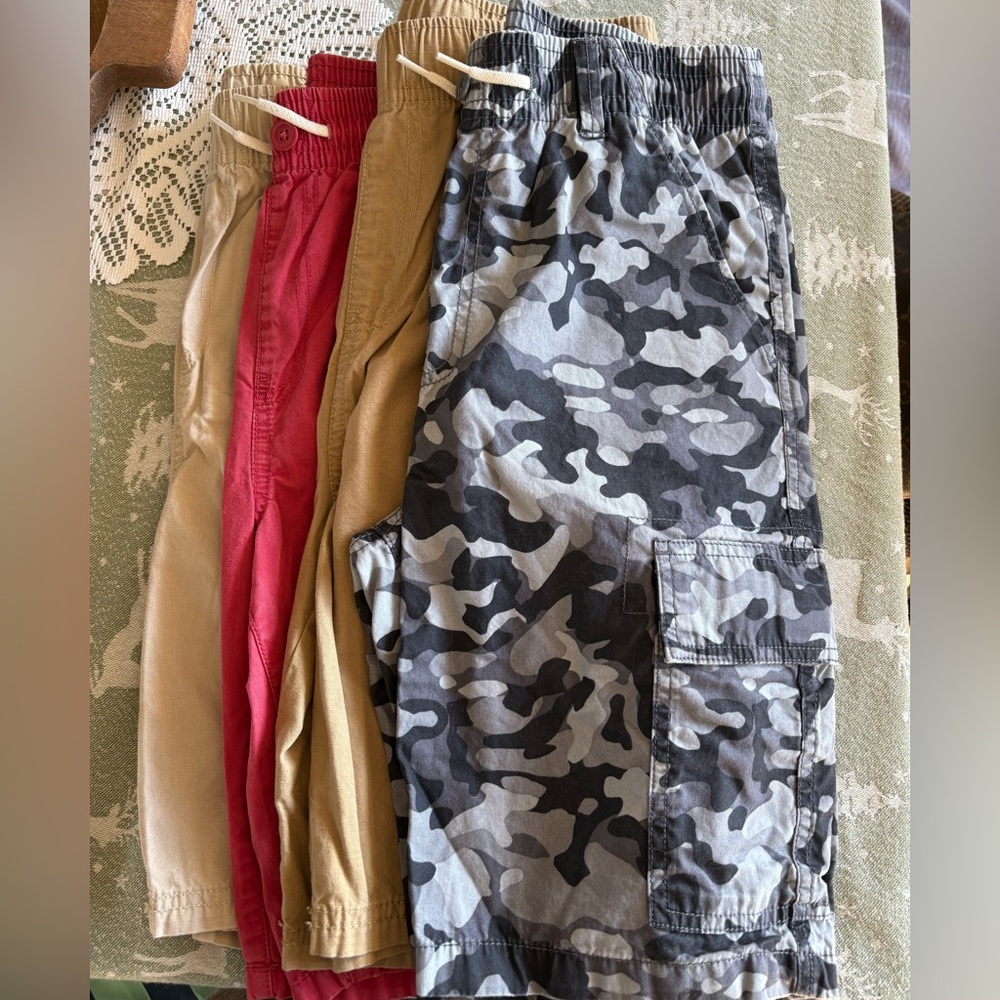 Children’s place set of 4 Cargo Shorts in red, khaki and gray camo